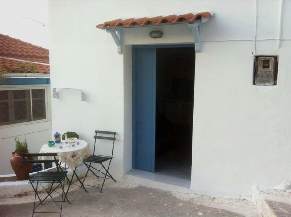 דירות Poros Town Theseus מראה חיצוני תמונה